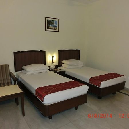 Hotel Thulashi Park Chennai Eksteriør billede