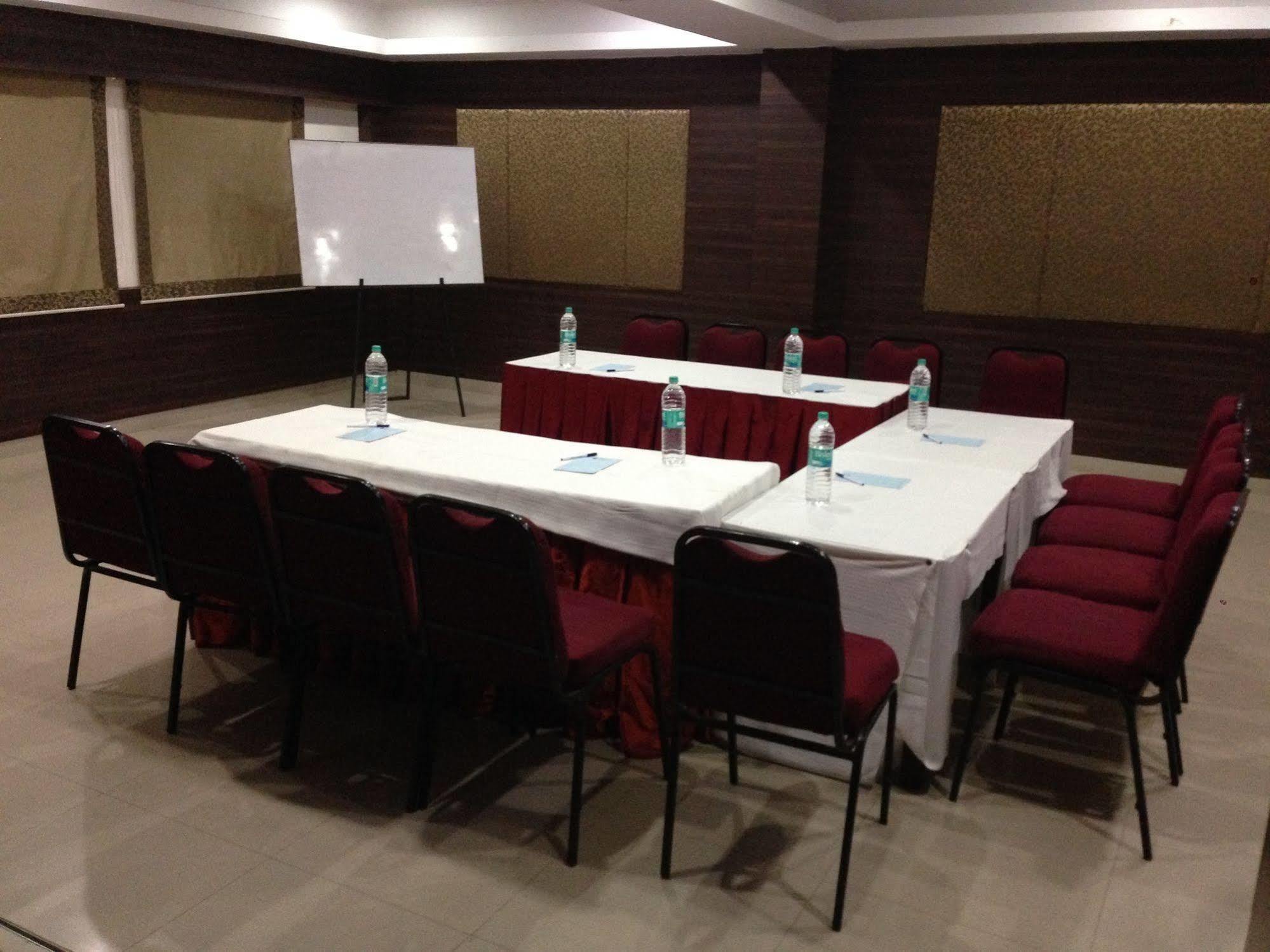 Hotel Thulashi Park Chennai Eksteriør billede